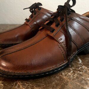 NIB Clarks Men's Touareg Vibe Oxford shoe in brown leather Size 7